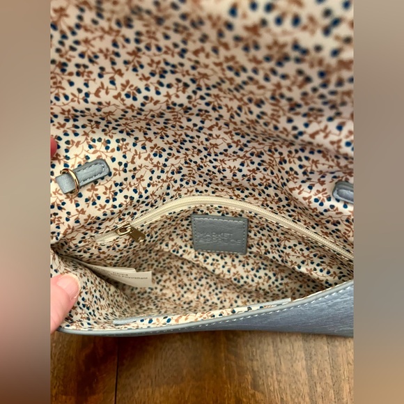 NWT clutch with detachable shoulder strap - Picture 4 of 4